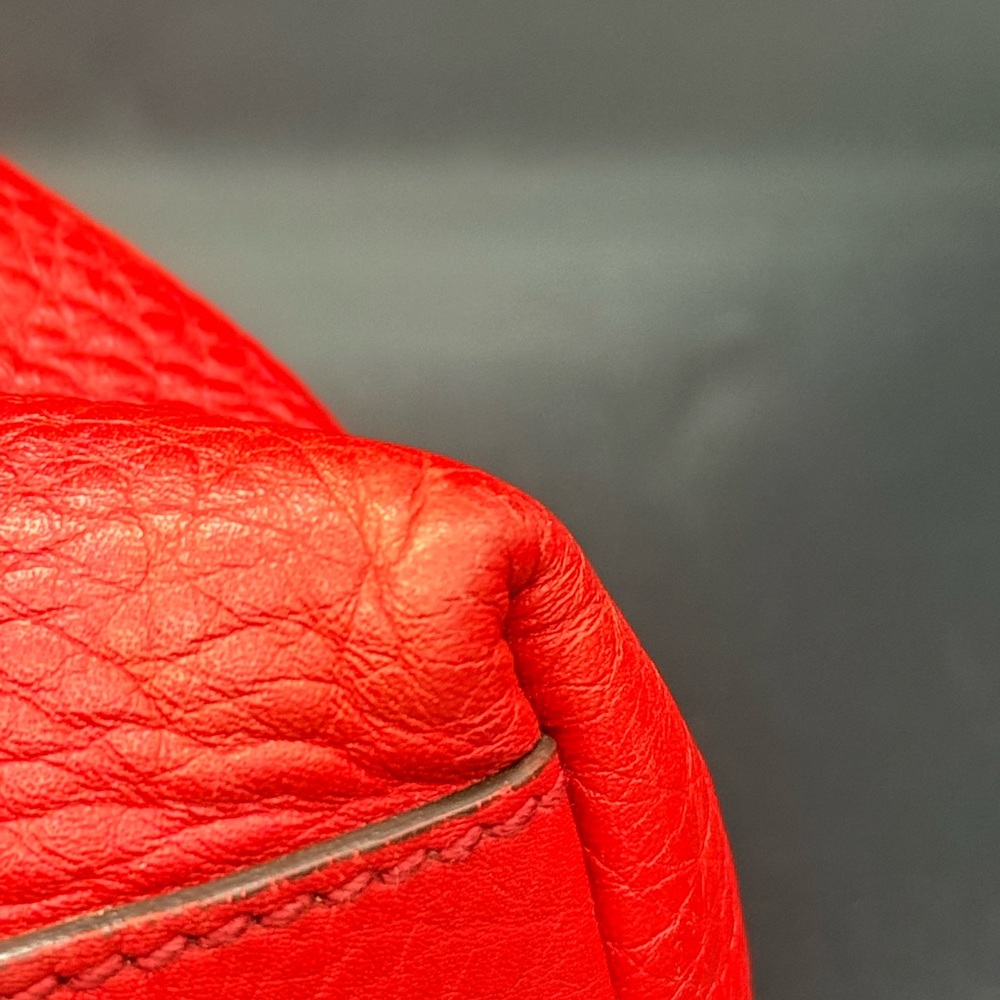 AUTHENTIC Gucci Soho Medium Chain Shoulder Bag - Red Pebbled Leather - Picture 10 of 16